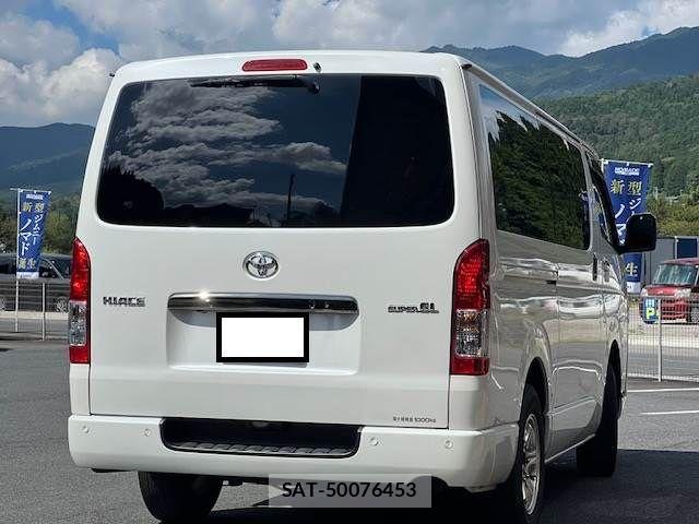 Toyota HIACE VAN 2022-11 8742552-3