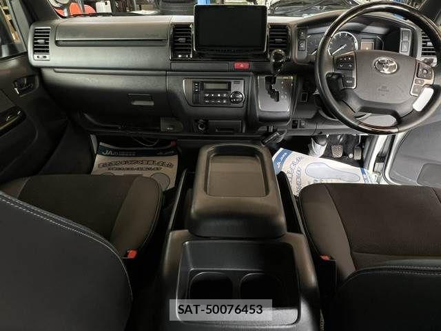 Toyota HIACE VAN 2022-11 8742552-5