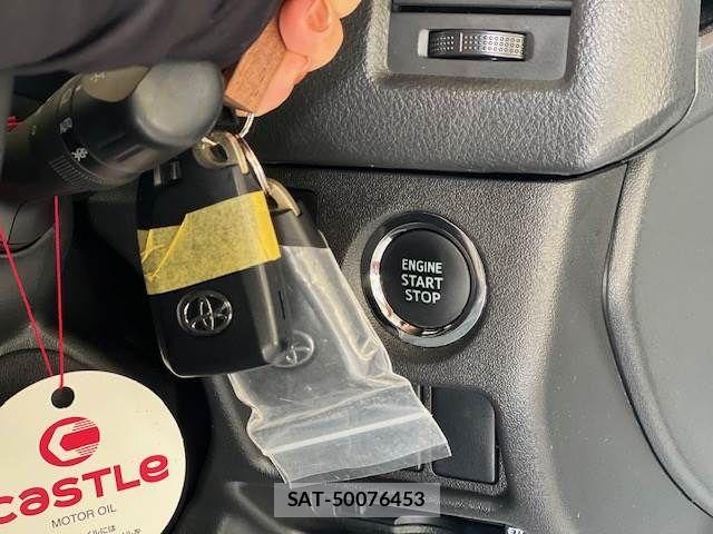 Toyota HIACE VAN 2022-11 8742552-7