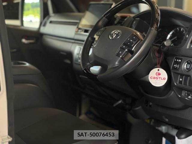 Toyota HIACE VAN 2022-11 8742552-8
