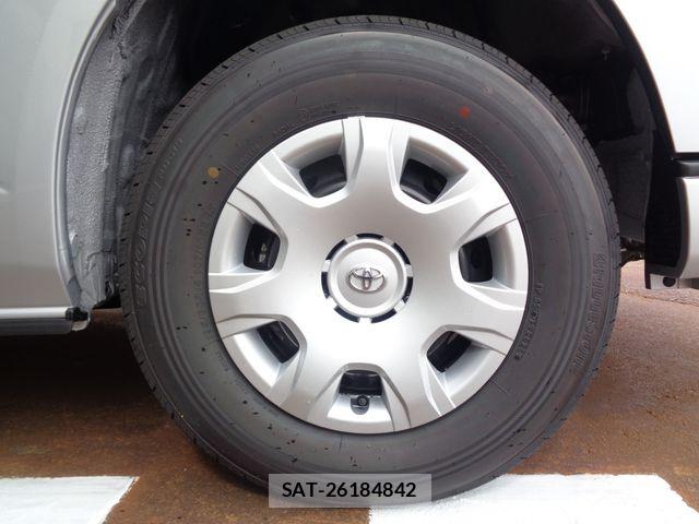 Toyota HIACE VAN 2026-08 8742524-27