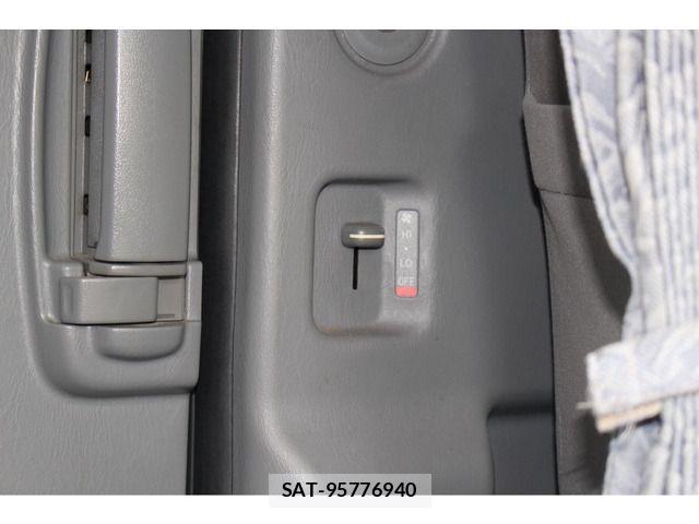 Toyota HIACE VAN 2004-11 8742567-16