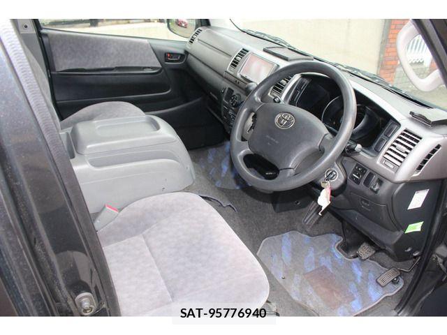 Toyota HIACE VAN 2004-11 8742567-17