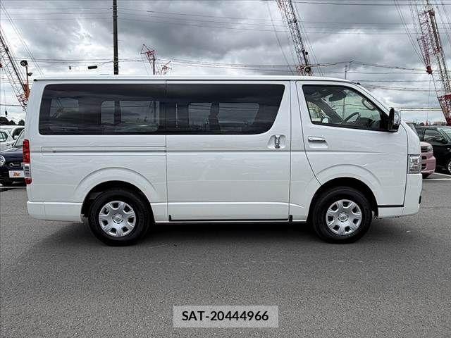 Toyota HIACE VAN 2026-01 8742533-11