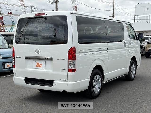 Toyota HIACE VAN 2026-01 8742533-14