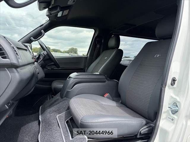 Toyota HIACE VAN 2026-01 8742533-16