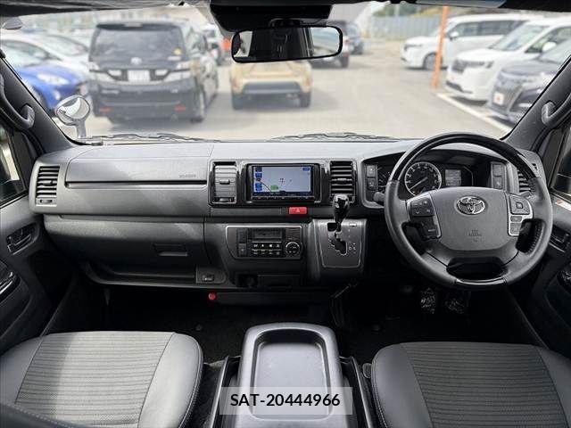 Toyota HIACE VAN 2026-01 8742533-1