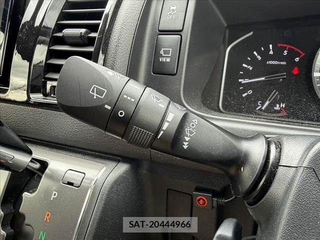 Toyota HIACE VAN 2026-01 8742533-26