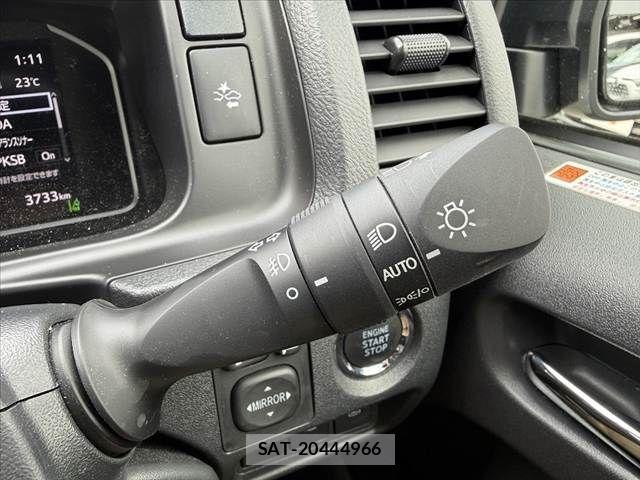Toyota HIACE VAN 2026-01 8742533-27