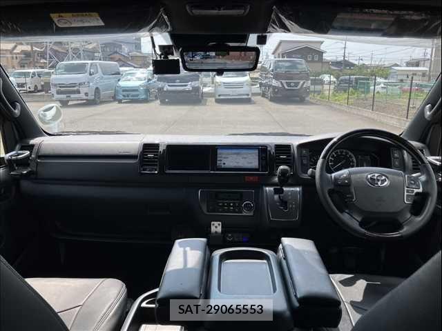 Toyota HIACE VAN 2024-06 8742540-10