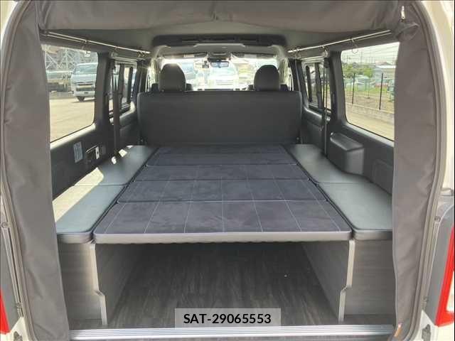 Toyota HIACE VAN 2024-06 8742540-15