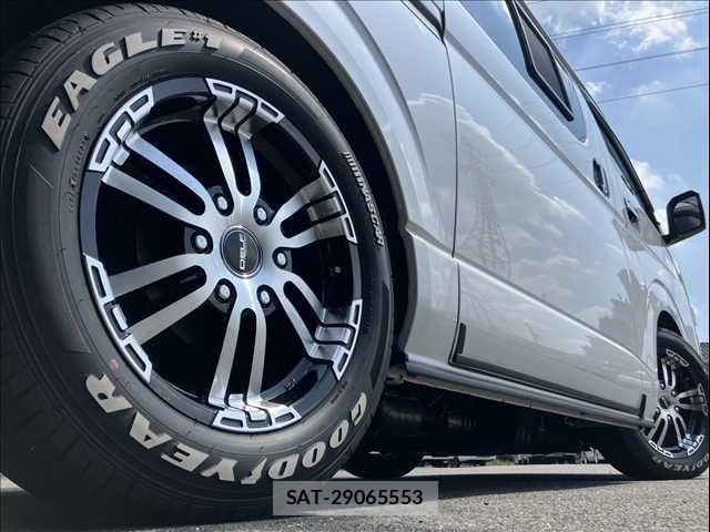 Toyota HIACE VAN 2024-06 8742540-21