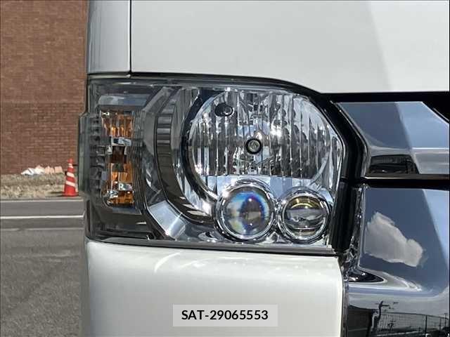 Toyota HIACE VAN 2024-06 8742540-23