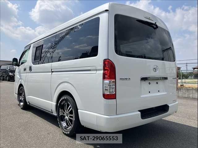 Toyota HIACE VAN 2024-06 8742540-7