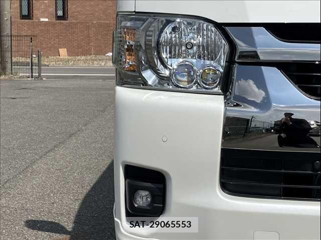 Toyota HIACE VAN 2024-06 8742540-8