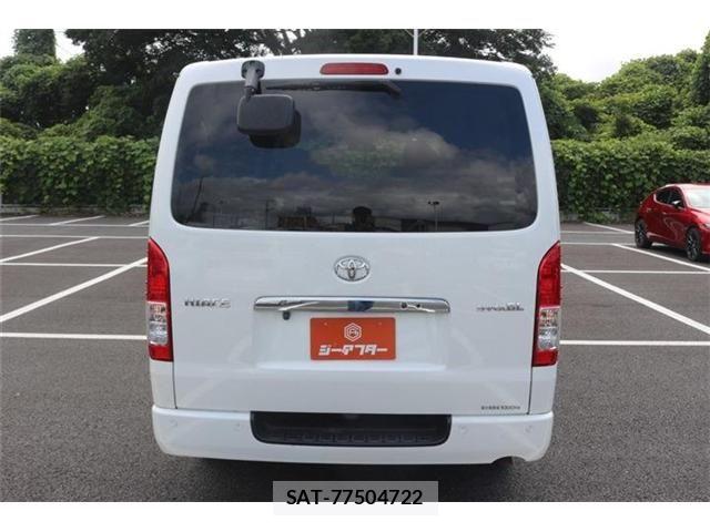 Toyota HIACE VAN 2022-10 8742554-11