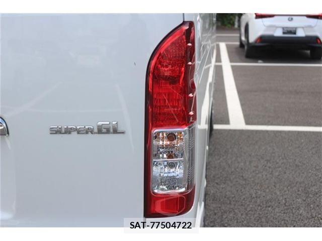 Toyota HIACE VAN 2022-10 8742554-25