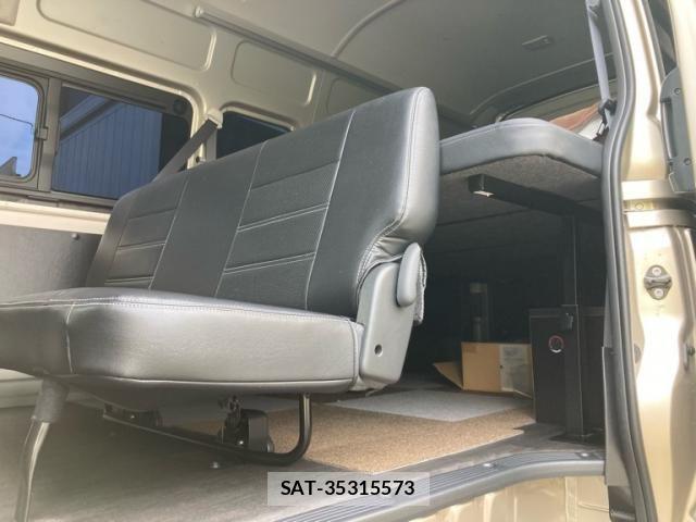 Toyota HIACE VAN 2023-10 8742526-9