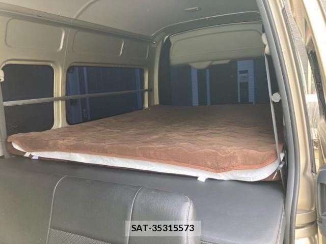 Toyota HIACE VAN 2023-10 8742526-10