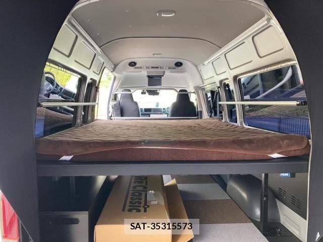 Toyota HIACE VAN 2023-10 8742526-11