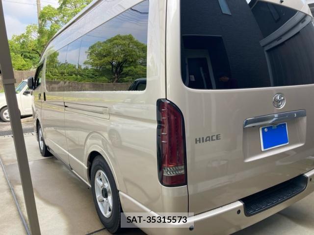 Toyota HIACE VAN 2023-10 8742526-2