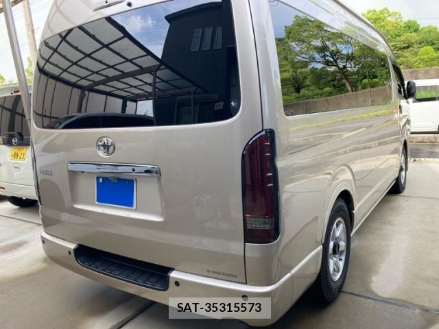 Toyota HIACE VAN 2023-10 8742526-3