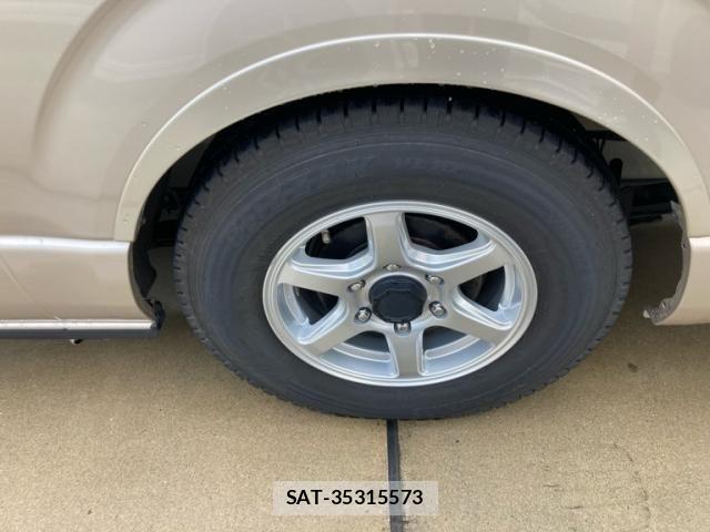 Toyota HIACE VAN 2023-10 8742526-5