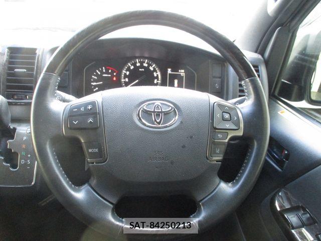 Toyota HIACE VAN 2024-06 8742542-14