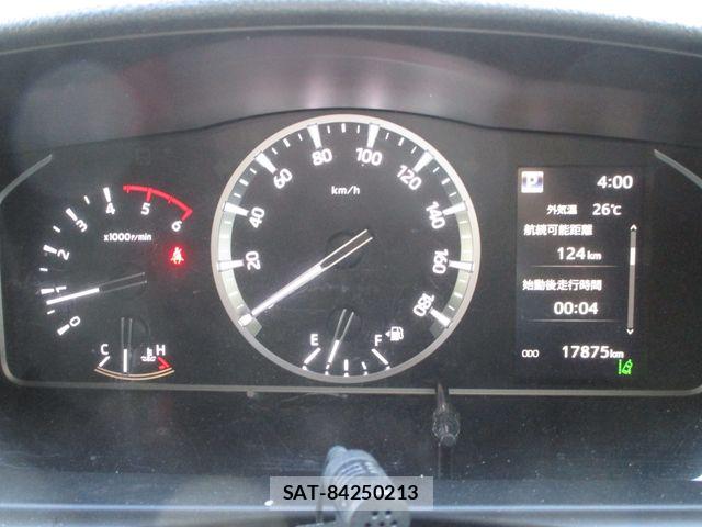 Toyota HIACE VAN 2024-06 8742542-15