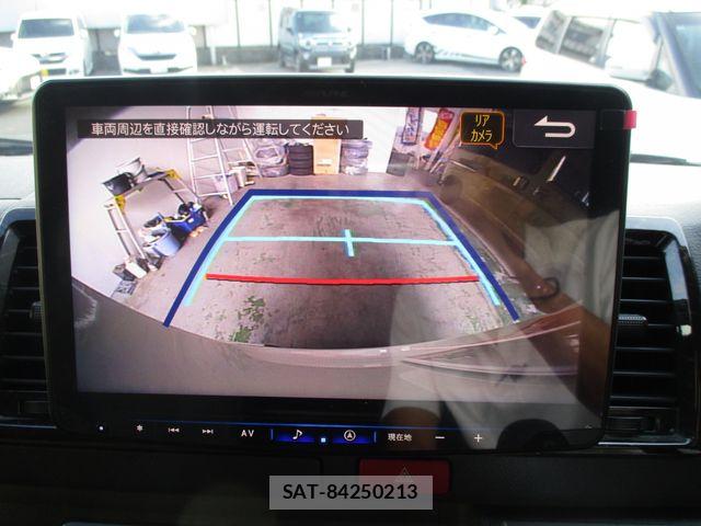 Toyota HIACE VAN 2024-06 8742542-18