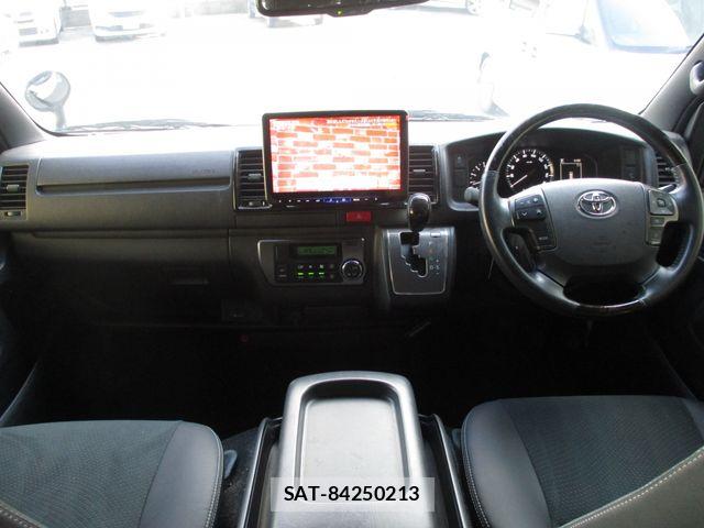 Toyota HIACE VAN 2024-06 8742542-1