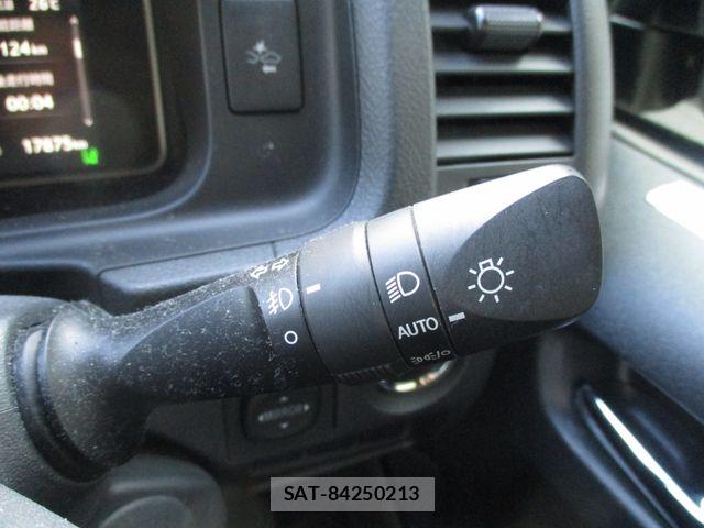 Toyota HIACE VAN 2024-06 8742542-23