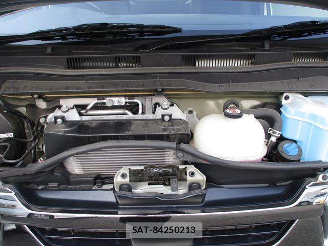 Toyota HIACE VAN 2024-06 8742542-27