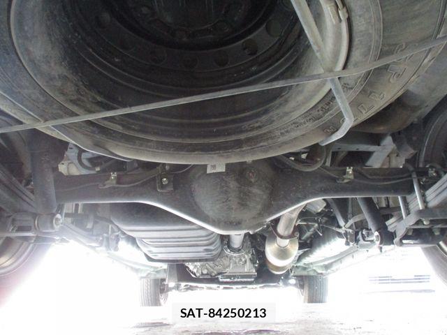 Toyota HIACE VAN 2024-06 8742542-28