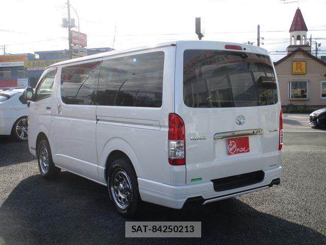 Toyota HIACE VAN 2024-06 8742542-5