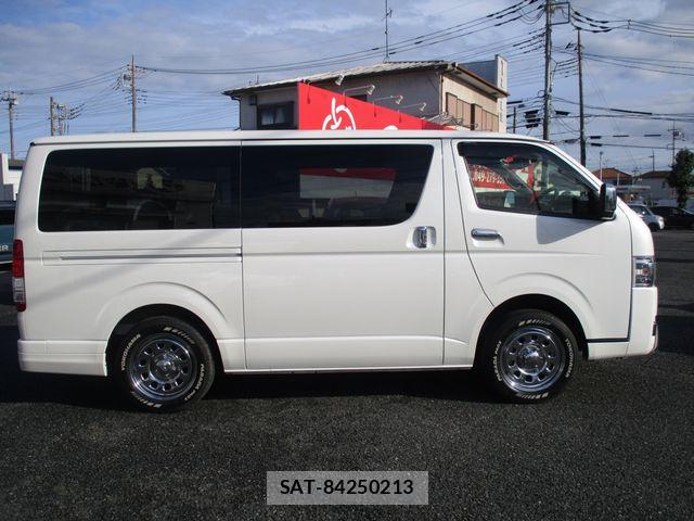 Toyota HIACE VAN 2024-06 8742542-7
