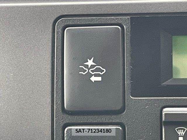 Toyota HIACE VAN 2021-08 8742556-9