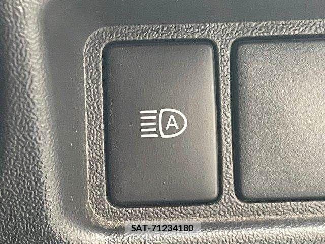 Toyota HIACE VAN 2021-08 8742556-11