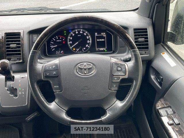 Toyota HIACE VAN 2021-08 8742556-16