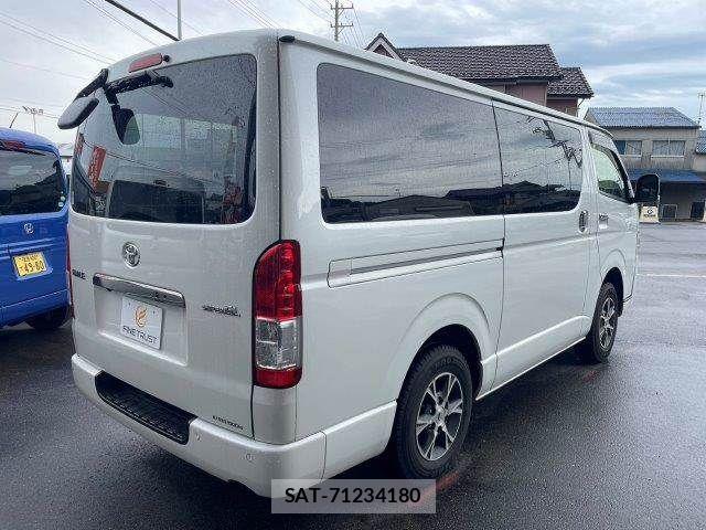 Toyota HIACE VAN 2021-08 8742556-23