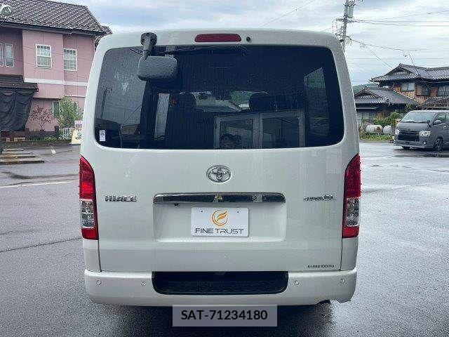 Toyota HIACE VAN 2021-08 8742556-24