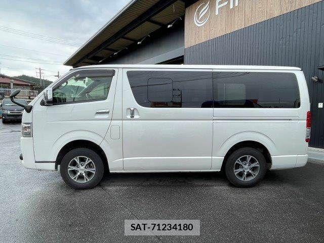 Toyota HIACE VAN 2021-08 8742556-26