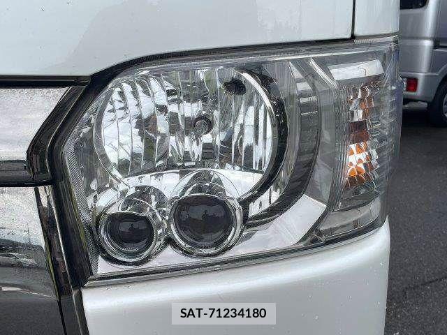 Toyota HIACE VAN 2021-08 8742556-27