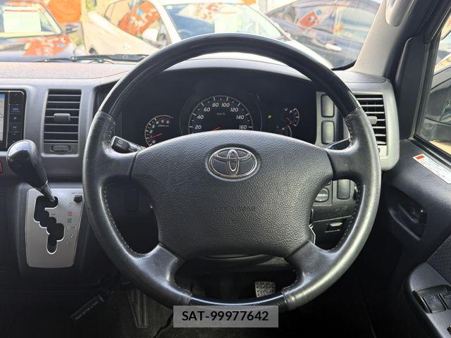 Toyota HIACE VAN 2013-03 8742565-11