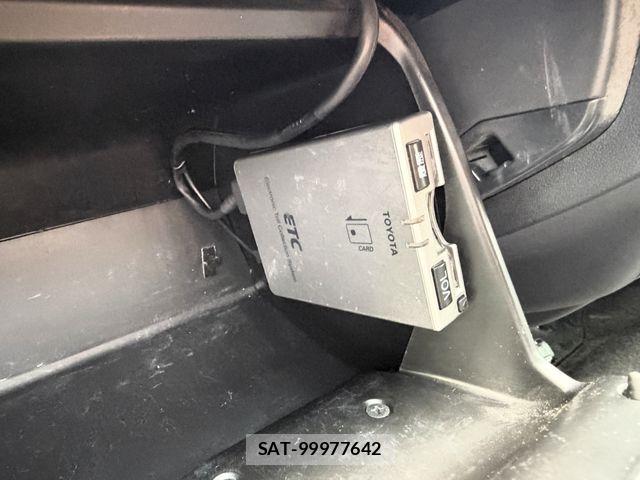 Toyota HIACE VAN 2013-03 8742565-18