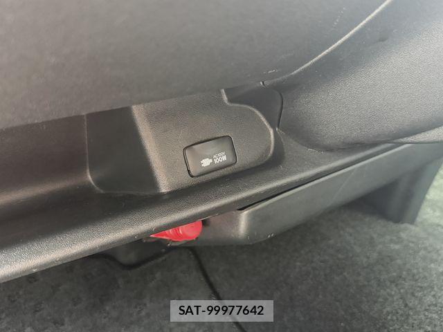 Toyota HIACE VAN 2013-03 8742565-19