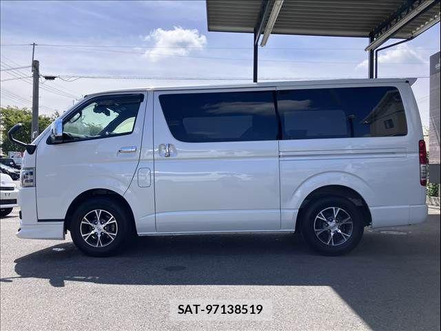 Toyota HIACE VAN 2024-03 8742544-13