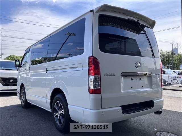 Toyota HIACE VAN 2024-03 8742544-15