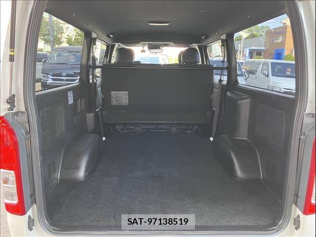 Toyota HIACE VAN 2024-03 8742544-19