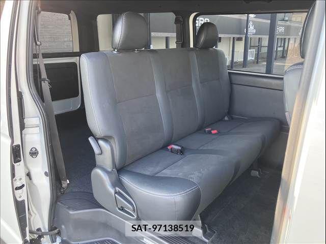 Toyota HIACE VAN 2024-03 8742544-7